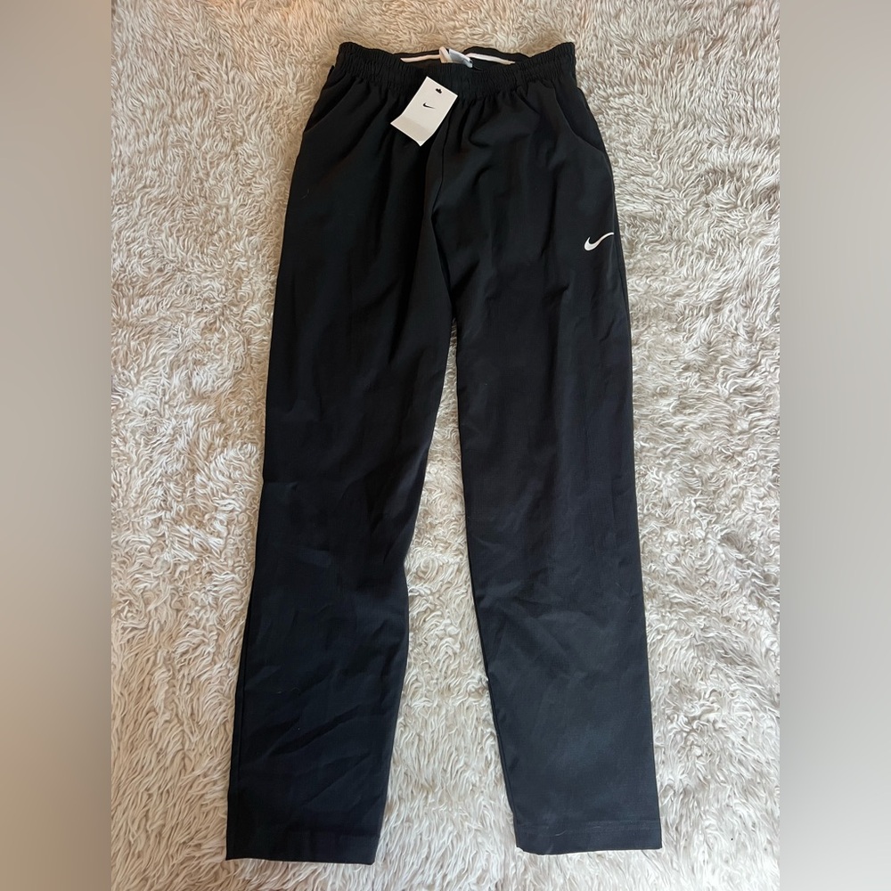 Men’s Standard Fit Nike Pants - Picture 2 of 8